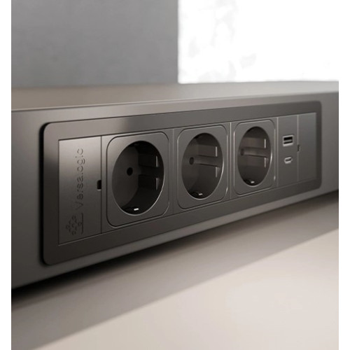 Врезной блок розеток 3х220В + USB тип С, черный, Versaframe ASA 060.40F.00009