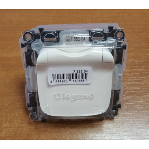 Розетка с заземлением влагозащищенная IP44, белый, 755204 Legrand Valena Allure