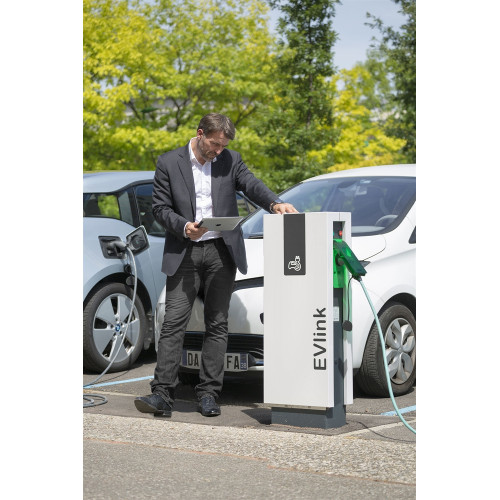 Зарядная станция для паркинга, RFID, EVlink PARKING T2 Schneider Electric EVF2S22P22R