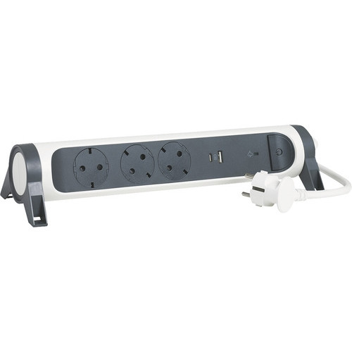 Удлинитель на 3 розетки 16 А с USB A+C, с УЗИП, кабель 1,5 м, белый/черный, премиум 694508 Legrand