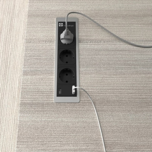Врезной блок розеток 3х220В + USB тип С, черный, Versaframe ASA 060.40F.00009