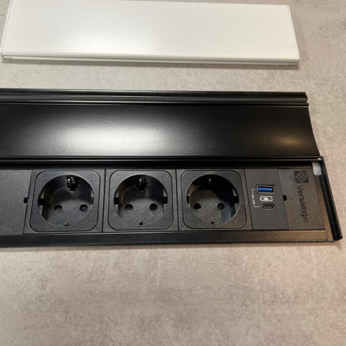 Блок розеток в стол 3х220В + USB тип А+С, черный, Versalid ASA 060.39F.00011