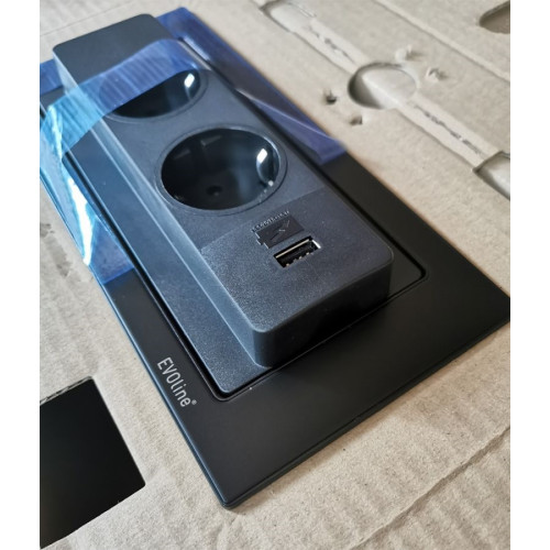 Вращающийся блок розеток 220В+USB EVOline BackFlip, черный