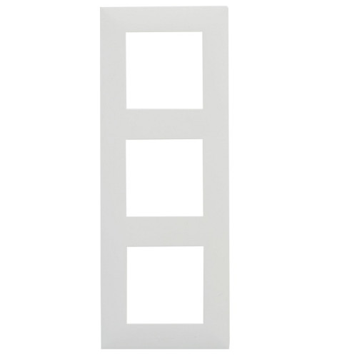 Рамка 3 поста, белый, Niloe Step Legrand 863193